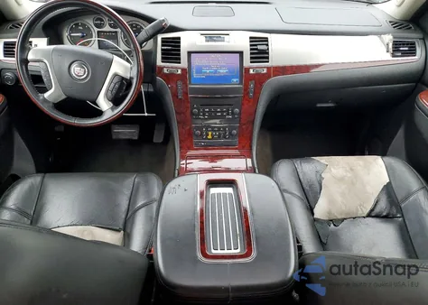 2013 Cadillac Escalade Luxury z USA, uszkodzony, nr VIN 1GYS3BEF3DR139690